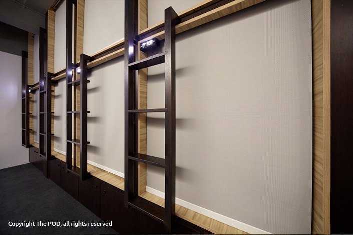 Single POD Front Entry with blinds Single POD Front Entry with blinds