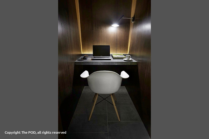 Private Business Suite with free use of laptop and local calls